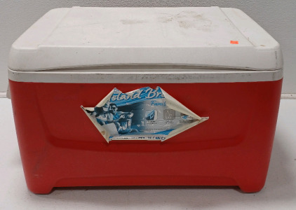 (1) Igloo Large Family Cooler