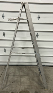 8’ Aluminum Ladder