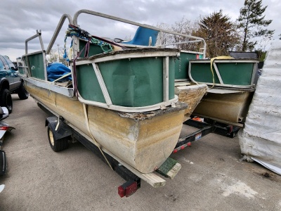 1989 LBO 20' Pontoon Boat on Trailer