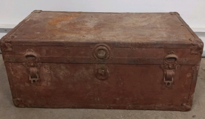 Vintage Trunk 31"×17"13" (Rust Color)