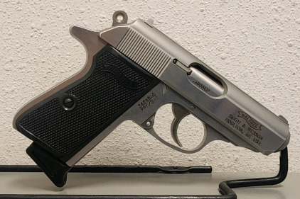 Walther PPK/S .380 ACP Semi Automatic Pistil With Two Magazines And Case-- 3626BAC