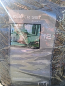 Decorative bed set