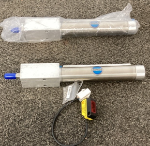 Banner Photoelectric Sensor, & Cylinder non-rotating