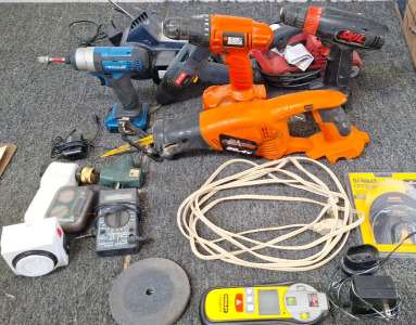 (4) Electronic drills, saw, sander & various Electronic implements