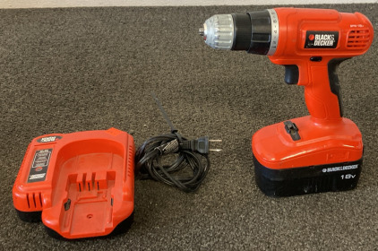 Black & Decker 18 V Drill With Battery Pack Rapid Charge Station (Works!)