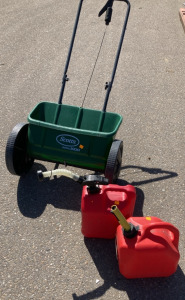 Scott&rsquo;s spreader, GasCan,
