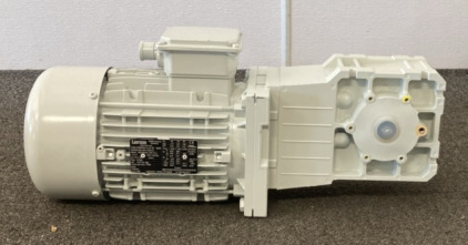 Lenze Gear Motor / Gear Box GKR05-2m HAR 100c12