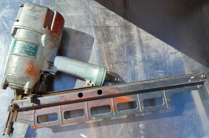 Hitachi NR33A2 Pneumatic 3-1/4" Strip Nailer
