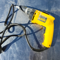DeWalt Electric Screwdriver/powers on