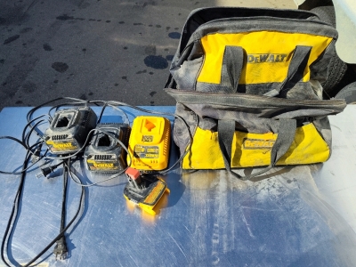 (3( DeWalt Battery Chargers & (2) Carry Bags/powers on