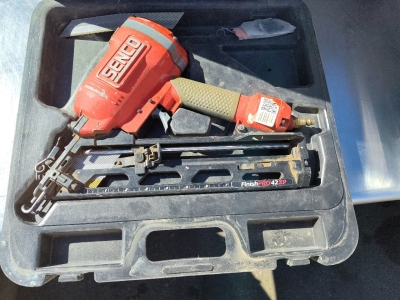 Senco Pneumatic Nail Gun with Case