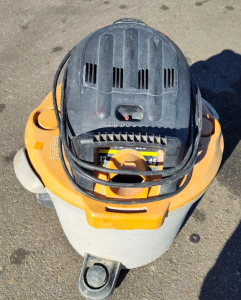 Rigid 12 Gallon Shop Vac- powers on
