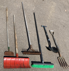 (6) Assorted Yard Tools