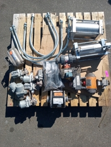 (2)silver air pumps (1)flowserve pneumatic actuator with (1) replacement moter(7) magnatrol valve (1)blue union ball valve.(4)18"by22"nut bolts