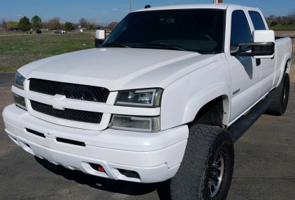 2004 CHEVROLET SILVERADO 2500 - 4X4!