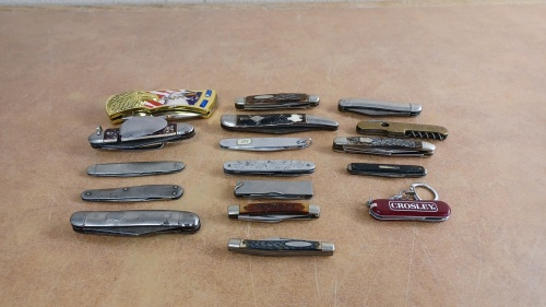 Lot of Small Folding Knives