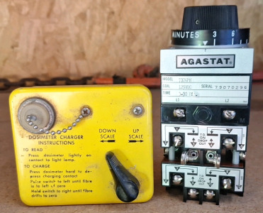 Timing relay & dosimeter charger