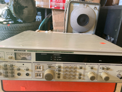 Leader LSG-216 Standard Signal Generator
