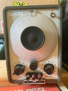 HP Model: 200CD Wide Range Oscillator