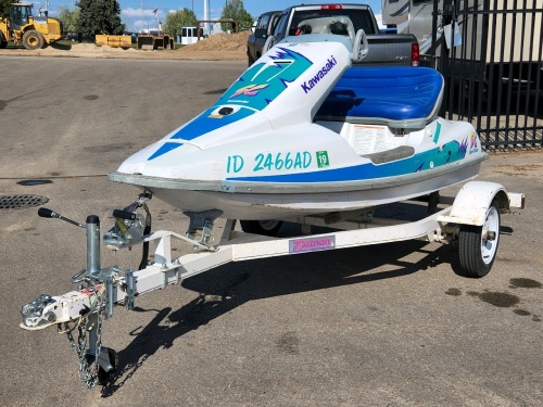 1994 Kawasaki Sport Cruiser 2 Person Jet Ski (side x side) on Trailer