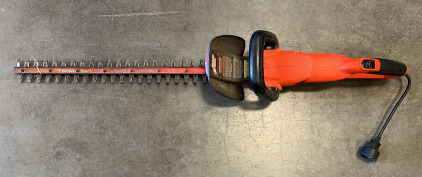 Black & Decker Hedge Hog, 22&rdquo;, Powers On