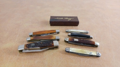 Lot of Small Folding Knives