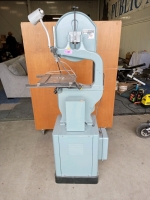 Delta bandsaw in good working order good condition 68".long 29".wide