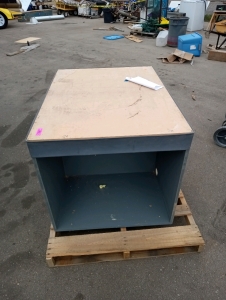 Wood work bench (2) cubbies 33"X 43"x30"long good condition
