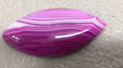 (1) 34.10 ct. Pink Stripes Agate Oliver&rsquo;s Cabochon