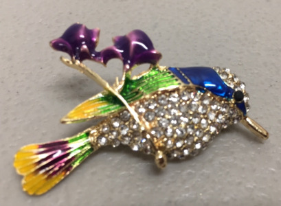 (1) Colorful Humming Bird On Branch Pin