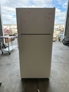 White Refrigerator (Fridgare) W/ Freezer