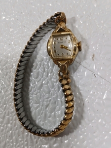 Vintage Ladies Bulova Watch (S384373)
