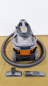 (1) RIGID Portable 4 Gallon Shop Vac