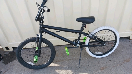 20" Kent Bicycle (Black)