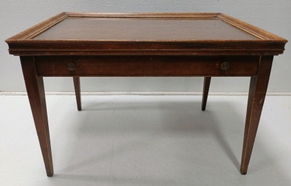 (1) 17 1/12"&times; 25 1/2 Mahogany Glass Top Table w/Drawer (Glass Top Comes Off)