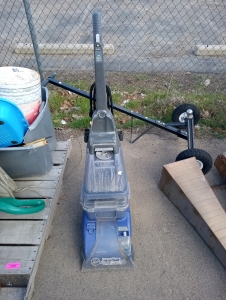 Assorted hardware lawn care vaccume weed eater (6) gallon gas can red good condition