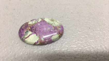 (1) 31.35ct Natural Red Ruby Zoisite Gemstone Cabochol