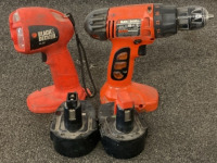 BLACK & DECKER Drill & Light (2) batteries