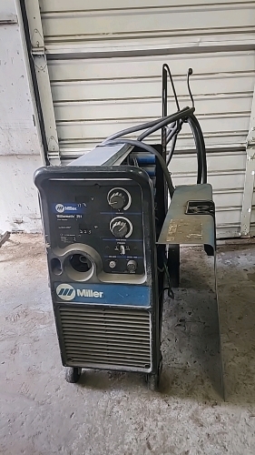 (1) Miller Millermatic 251 Welder For Parts