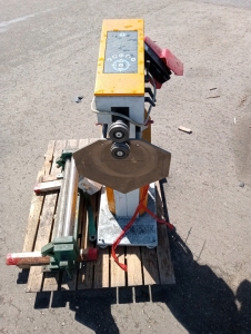 Famco metal machine binder fabrication good working order good condition 48"x30" with green tennsmith metal Bender fabrication tool 36"x6"