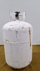 (1) Manchester 28.5 Pound Propane Tank