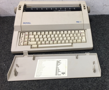 Royal TQ620 Typewriter