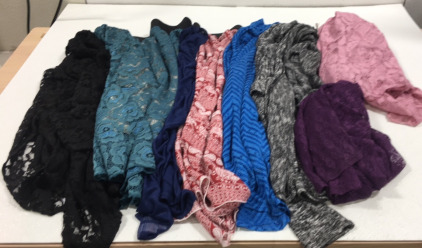 (12) Assorted LuLu Roe Medium Cothes