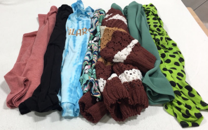 (31) Assortment LuLu Roe Shirts Small