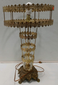 (1) Gold Lamp (Turns On)