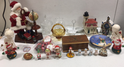 (26) Items Assorted Christmas Decorations Glass Figurines