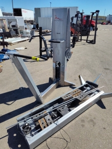 Free motion Quad machine with Extra Weight System
