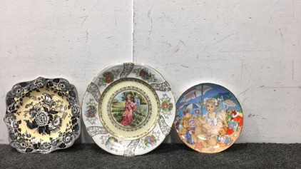 (3) Vintage Collector&rsquo;s Plates