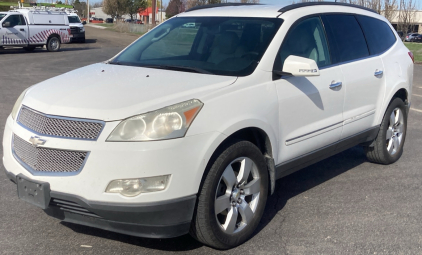 2011 CHEVROLET TRAVERSE - AWD!