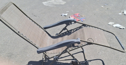 2 Lounging Folding Chairs